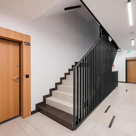 Wlochy Rownolegla Chic By Bookinghost *